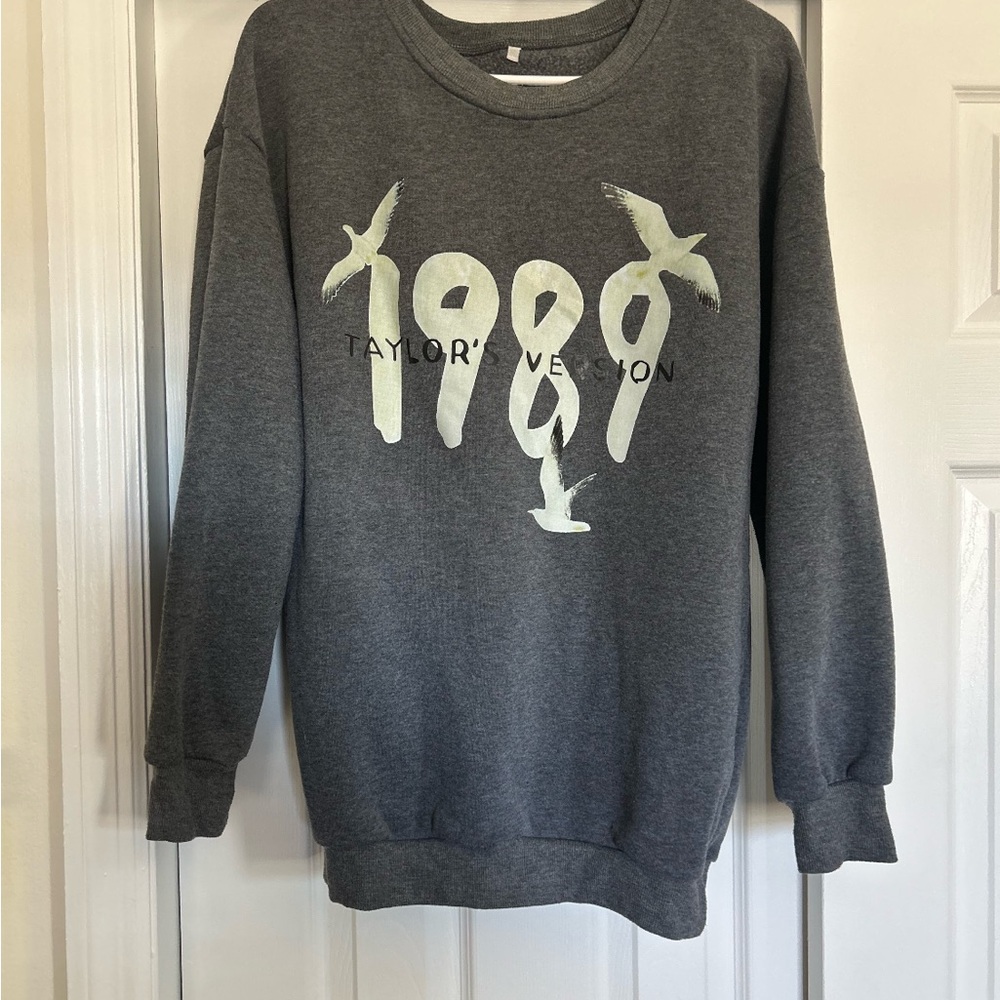Taylor Swift 1989 Grey Crew Neck Size S